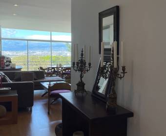 Espectacular apartamento a la venta a un costado del Country Club en Escazú.