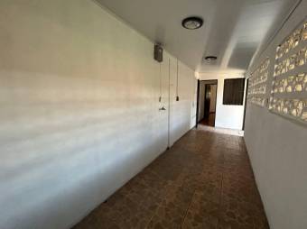 Se vende hermosa y espaciosa casa con patio en Alajuela Centro 23-3101