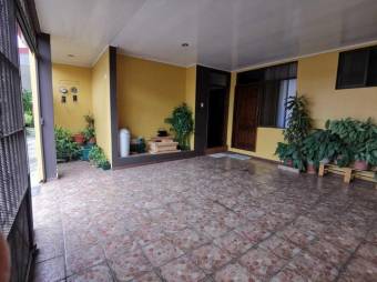 Se vende linda y espaciosa casa en Alajuela 23-1083