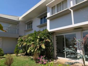 Se vende espaciosa casa recién remodelada en La ceiba de Alajuela 23-508