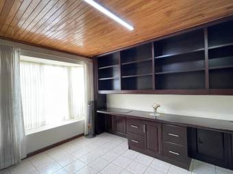 Se vende hermosa y espaciosa casa recién renovada con patio en La ceiba de Alajuela 23-531