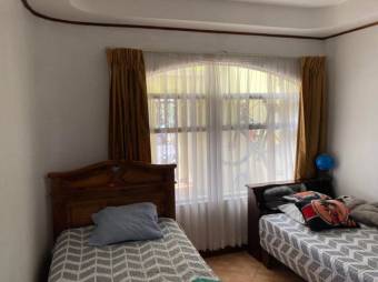 Se vende linda y espaciosa casa en Alajuela 23-2862