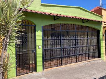 Se vende linda y espaciosa casa en Alajuela 23-2862