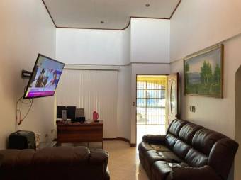 Se vende linda y espaciosa casa en Alajuela 23-2862