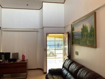 Se vende linda y espaciosa casa en Alajuela 23-2862