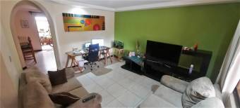 Se vende linda y espaciosa casa en Desamparados de Alajuela 23-2471