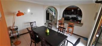 Se vende linda y espaciosa casa en Desamparados de Alajuela 23-2471