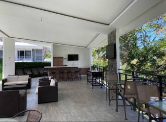 Se vende hermosa y espaciosa casa con terraza en Santa ana de San Jose 24-64