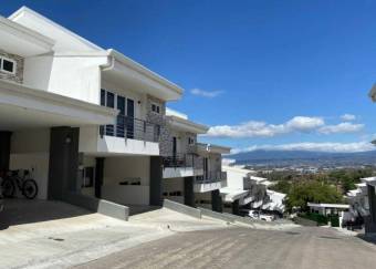 Se vende hermosa y espaciosa casa con terraza en Santa ana de San Jose 24-64