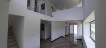 Se vende linda y espaciosa casa con patio en Turrucares de Alajuela 24-232