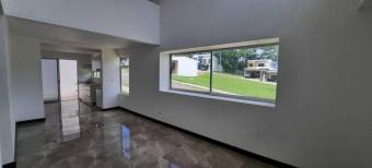 Se vende linda y espaciosa casa con patio en Turrucares de Alajuela 24-232