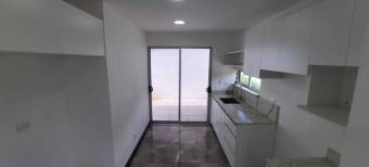 Se vende linda y espaciosa casa con patio en Turrucares de Alajuela 24-232