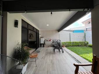 Se vende hermosa y espaciosa casa en Coyol de Alajuela 23-2013