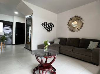 Se vende hermosa y espaciosa casa en Coyol de Alajuela 23-2013