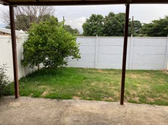 Se vende linda y espaciosa casa con patio en 