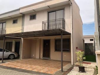 Se vende linda casa con terraza en Alajuela centro 23-1111