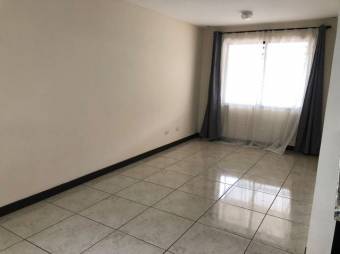 Se vende linda casa con terraza en Alajuela centro 23-1111