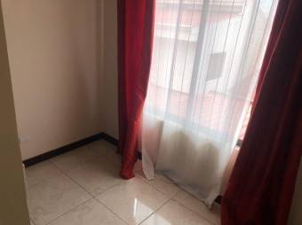 Se vende linda casa con terraza en Alajuela centro 23-1111