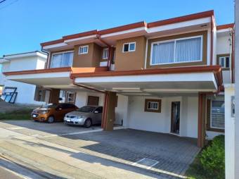 Se vende hermosa y espaciosa casa con patio en Desamparados de Alajuela 23-2039