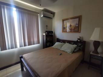 Se vende linda y espaciosa casa con patio en Guácima de Alajuela 23-1591