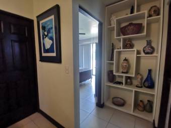 Se vende linda y espaciosa casa con patio en Guácima de Alajuela 23-1591