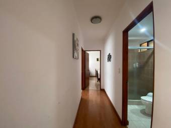Se alquila lindo y espacioso apartamento amueblado  en La Uraca de San José 24-322