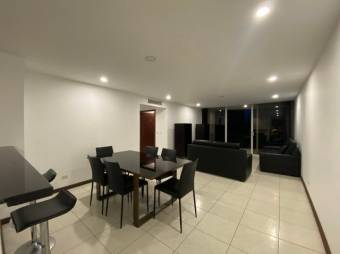 Se alquila lindo y espacioso apartamento con terraza en Santa Ana de San José 24- 329