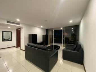 Se alquila lindo y espacioso apartamento con terraza en Santa Ana de San José 24- 329