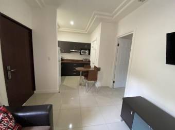 Se alquila lindo y espacioso apartamento en Escazú de San José 23-2080