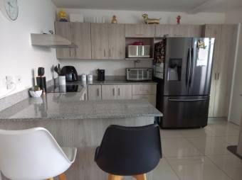 Se alquila hermosa y espaciosa casa con patio en Desamparados de Alajuela 23-3439