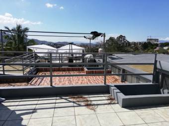 Se vende espacioso apartamento con terraza en Mata Redonda de San Jose 23-2300 