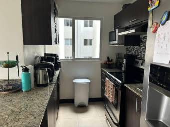 Se vende lindo y espacioso apartamento con terraza en San Rafael de Alajuela 23-3217