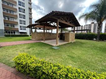 Se vende lindo y espacioso apartamento con terraza en San Rafael de Alajuela 23-3217