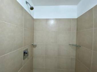 Se vende lindo y espacioso apartamento en Hatillo de San José 23-3429