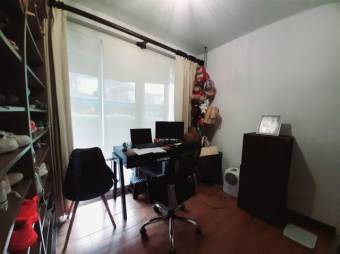 Se vende apartamento con amplia terraza en Santa Ana de San José 23-1765