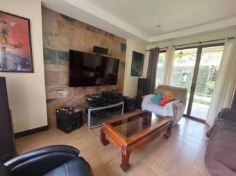 MLS-23-814 VENTA CASA SANTO DOMINGO HEREDIA