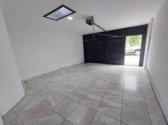 Se vende espacioso apartamento en Curridabat 23-3241