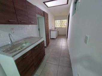 Se vende espacioso apartamento en Curridabat 23-3241