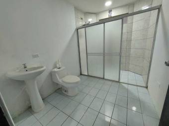 Se vende espacioso apartamento en Curridabat 23-3241