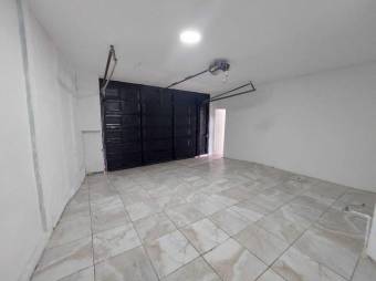 Se vende espacioso apartamento en Curridabat 23-3241