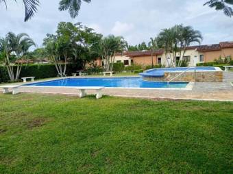 Se alquila linda y espaciosa casa con terraza en San Rafael de Alajuela 24-370