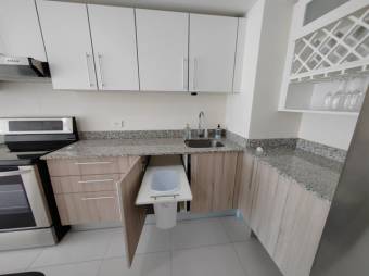 Se vende hermoso y espaciosos apartamento con terraza en Ulloa de Heredia 24-163