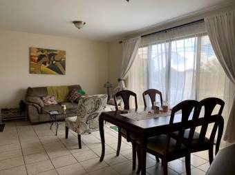 Se vende lindo y espacioso apartamento en San Francisco de Heredia 23-286