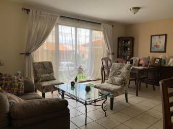 Se vende lindo y espacioso apartamento en San Francisco de Heredia 23-286