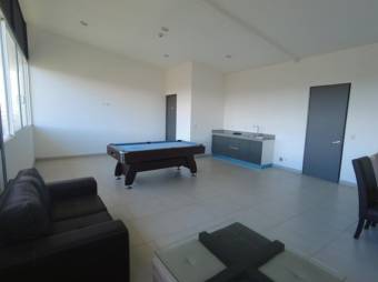 Se vende lindo y espacioso apartamento con gran terraza en San Pablo de Heredia 23-1429