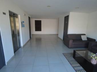 Se vende lindo y espacioso apartamento con gran terraza en San Pablo de Heredia 23-1429