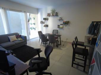 Se vende lindo y espacioso apartamento con gran terraza en San Pablo de Heredia 23-1429