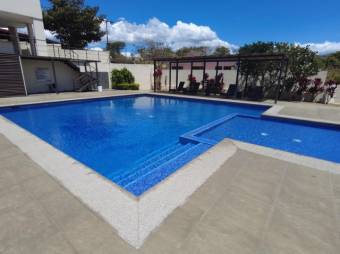 Se vende lindo y espacioso apartamento con gran terraza en San Pablo de Heredia 23-1429