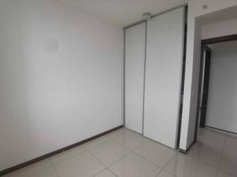 Se vende lindo y espacioso apartamento en San Sebastián de San José 23-2404