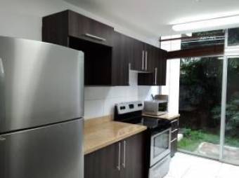 Se vende lindo y espacioso apartamento en Ulloa de Heredia 23-1427